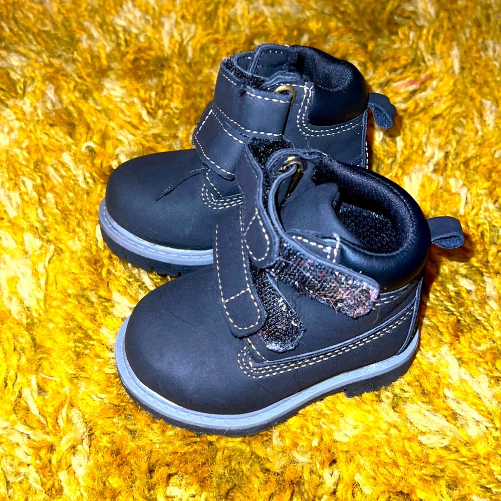 Baby boy boots size 2!